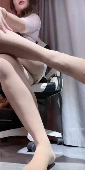 快手御姐 #艾丽丽 定制丝足诱惑3V880MB