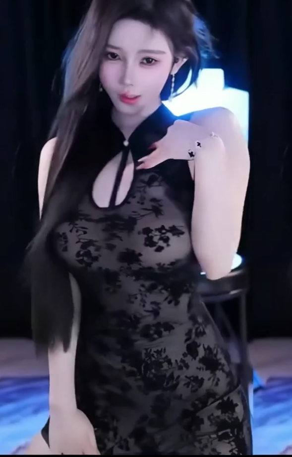 斗鱼@十九岁的真真 超火热舞12v 1.1G