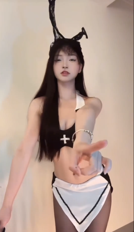 抖音 #小邹很哇塞 定制情趣热舞15V 960MB