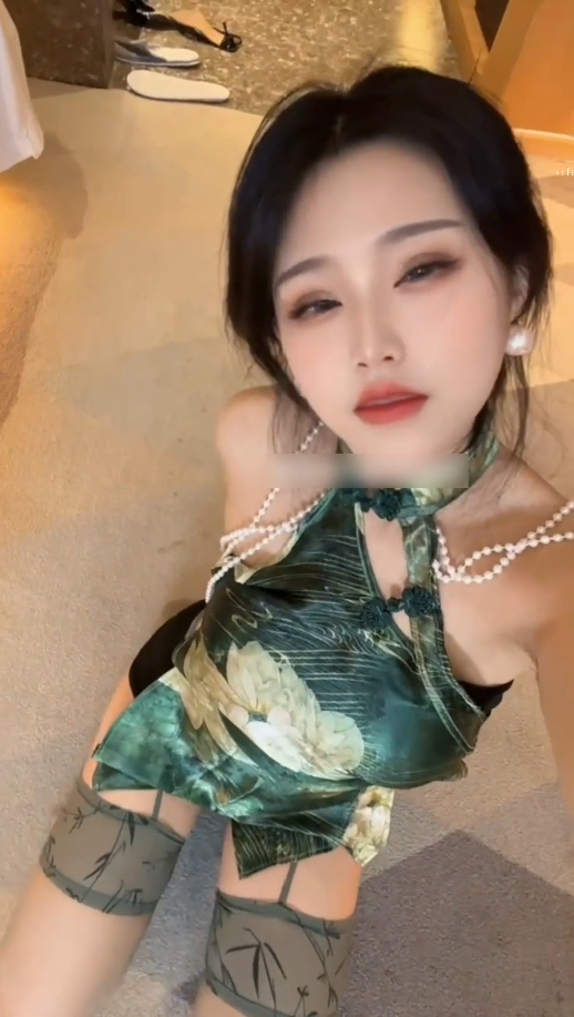 快手反差@晨妈吖 定制写真11v 1G