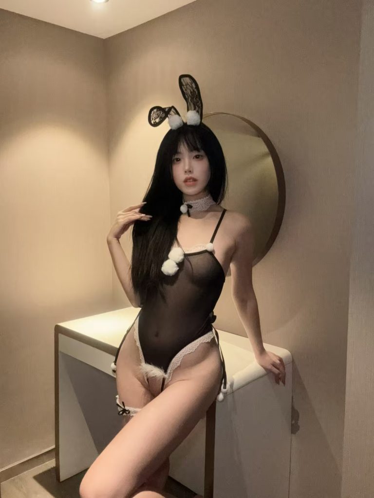 B站颜值Up主 #香草姐姐 提督定制写真视图21P6V42MB