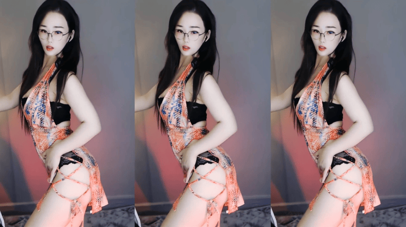 CC直播 #雅琪 付费群定制热舞7V980MB